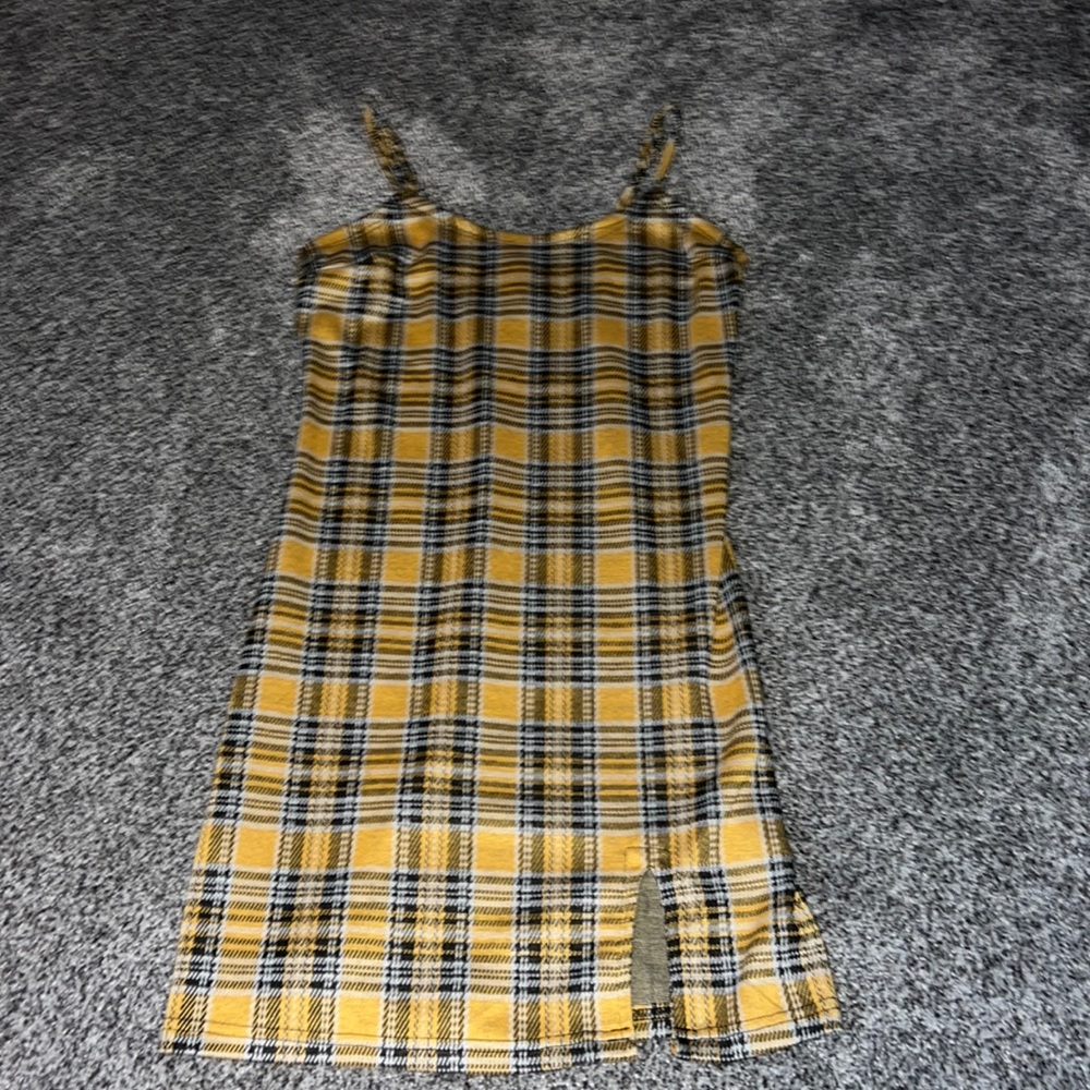 Small yellow dress